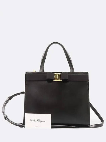 Ferragamo 21 I290 Black Leather Gold Metal New Vara Decorated Top Handle M Size Tote Bag Shoulder Strap 2WAY - SALVATORE FERRAGAMO - BALAAN 1