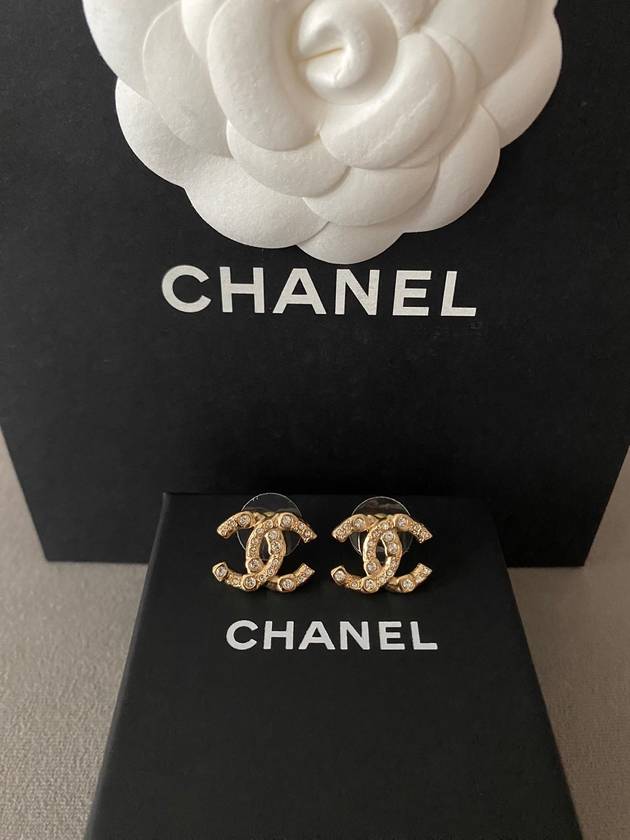 CC logo stud earrings gold - CHANEL - BALAAN 6