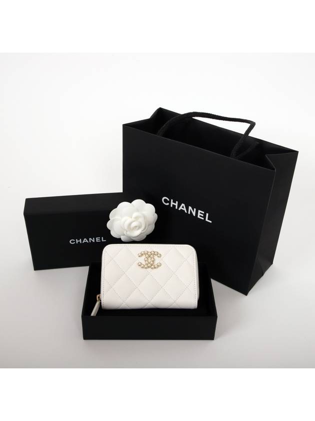 Pearl zipper card wallet white gold AP3811 - CHANEL - BALAAN 2