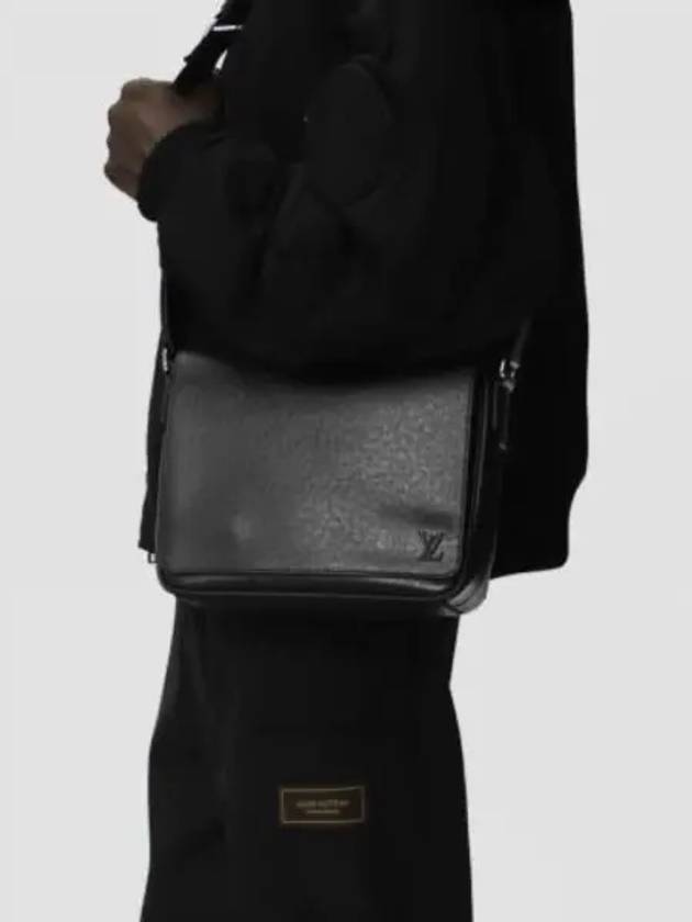 Men's District PM Messenger Bag Black - LOUIS VUITTON - BALAAN 2