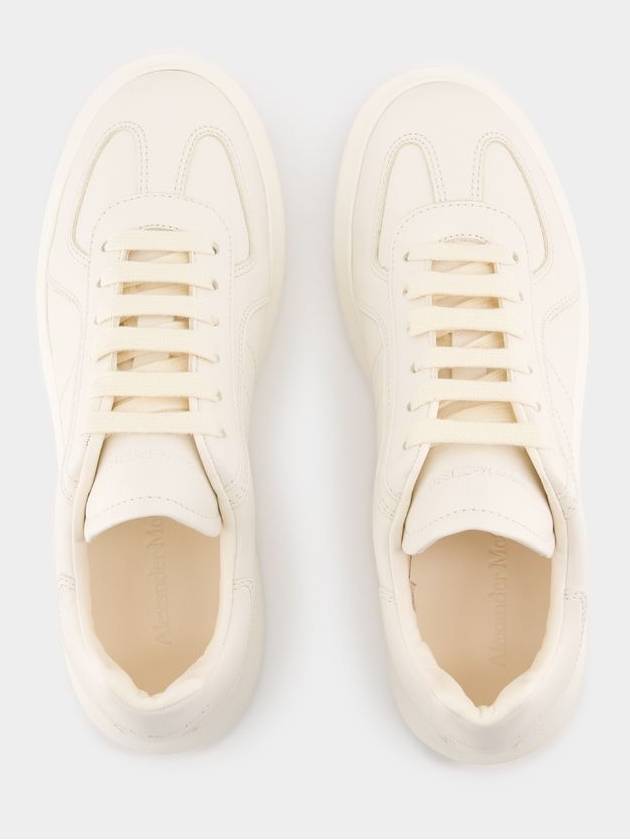 Oversized Sneakers - Alexander McQueen - Leather - White - ALEXANDER MCQUEEN - BALAAN 4