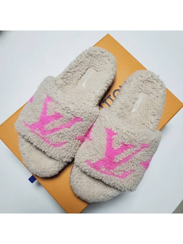 Paseo Flat Mule Comfort Mule Logo Fleece Shearling Slippers - LOUIS VUITTON - BALAAN 5